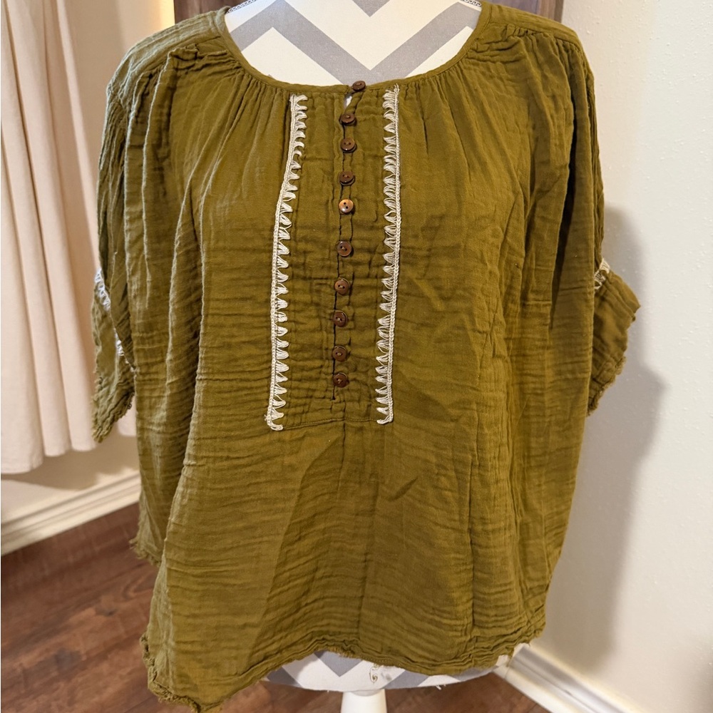 Free People embroidered Crinkle Cotton Boho Peasant Blouse medium flowy green